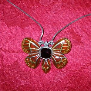 🦋 Vintage Butterfly Pendant Necklace